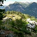 Bergnauri - dahinter links Valle di Osogna, rechts Valle di Cresciano