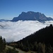 Zugspitze ragt aus dem Nebelmeer über Ehrwald