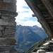 Ausblick aus einem "Fenster" von der Alp dell Efra