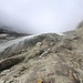 Hinunter kam ich ganz rechts. (Rechts vom Bach) Echt mühsam. <br />Hoch ging ich links bereits auf dem Gletscher. Viel angenehmer zum gehen.<br />Den Bach habe ich ober halb der dunklen Felsen leicht lins der Bildmitte überquert.