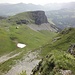 Rückblick vom Stollenausgang zur Alp Chlus mit dem Böli.