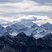 Gspaltenhorn (3436 m) und umwölkte Blüemlisalp (3661 m), davor das markante Tannhorn (2221 m).