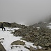 Der Gipfelgrat (Normalroute) präsentiert sich als Mischung aus Geröll und Schnee
