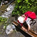 Mit Wasser spielen macht einfach Spass