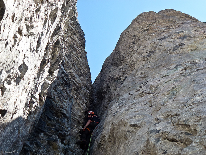 Der 2. Kamin, wo Dan seine doch etwas elegantere... [hikr.org]