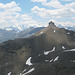Die Punta Casana mit der Berninagruppe. Die Punkta Casana verdeckt gerade den Kantonshöchsten, den Piz Bernina oder zumindest dessen Wahrzeichen, den Biancograt.