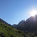 "Sonnenaufgang" über dem Wildhuser Gulmen - die Kühe an der Alp Grueb nehmen´s gelassen 
