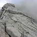 Böses Weibele, ist ein typisches Dolomit Kalksteingipfel mit senkrechten Wänden und große Geröllfelder an seiner Basis besteht.