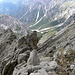 In Abstieg von Böses Weibele,2589m,gut merkiert  nach rechts, in einer enger Kamin, am Sudwestgrat, ohne Sicherungen, I Grad Kletterstelle.
