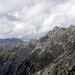 Dichte Wolken am Spitzkofel(2717m), links im Hintergrund und Simonskopf(2687m), mitterechts.
