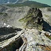 Die dritte, einfachere Seillänge. Blick auf den Vorbau des Bergseeschijen und, in Hintergrund, den Göscheneralpsee.