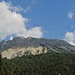 der massige an Spanische Sierras erinnernde Endkopf oberhalb Graun