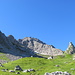 Der Gipfel des Karhorns ist nun schon zu sehen und der lt. Führer kletterbare Nordgrat, sowie dahinter dem als Klettersteig ausgebauten Westgrat