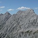Tarrentonspitze und der Heiterwand HG im Zoom; niemand befindet sich auf diesen schönen Gipfeln