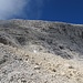 Vom Passo dei Bureloni wird auf einem erstaunlich unschwierigen Steiglein der Gipfelaufbau der Bureloni erklommen - das Gelände ist erfreulicherweise wesentlich unkomplizierter, als es hier den Anschein hat.