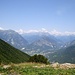 Von der Alpe Pieso schweift der Blick nach Norden ins Val Divedro (links) und Valle Antigorio (rechts).
