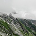 So schnell kann es gehen: Gerade noch blauer Himmel und nun vom Nebel eingehüllt: Wetterkapriolen im Alpstein. 