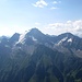 Tiefblick zum Golzerensee, darüber der Oberalpstock
