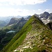 der wenige Meter höhere Hauptgipfel - mit Zürser See ...