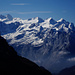 Berner Alpen; Lauteraarhorn (4042 m), Schreckhorn (4078 m), Bärglistock (3656 m), Rosenhorn (3689 m), Mittelhorn (3704 m) und Wetterhorn (3692 m).