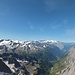 Blick auf die Berner Alpen. Innertkirchen ist ganz unten im Tal
