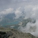 Manchmal rissen die Wolken kurz auf und man durfte ein klein wenig Aussicht geniessen. Hier der Lago di Monte Spluga.
