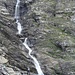 Hier quert der Weg den Wasserfall des Firnbach