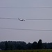 Ein Flugzeug im Anflug zum Airport Memmingerberg
