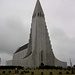 L'immensa chiesa in cemento della capitale, chiamata Hallgrimskirkja