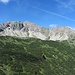 Über dem Weißenbacher Notländer Kar die Leilachspitze mit der Aufstiegsrinne rechts