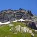 genussvoll und zufrieden blicken wir hoch zum prächtigen Gipfelmassiv des Ferdenrothorns