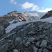 Endlich gut im Blick: Galenstock. Dieses zu überschreitende Schneefeld bildet das unterste Ende des Galengletschers.