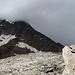 Weissmies S-Grat hüllt sich in Wolken.