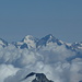 Der Blick geht bis zum 70 km entfernten Mönch und Aletschhorn