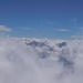 Bergkuppengeschimmer durch Lücken im Wolkenmeer. Blick nach Südosten.