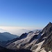 Azurblauer Himmel über den Wolken
