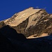 Zweiter Besteigungsversuch 17.-19.8.2012:<br /><br />Der Gigant Täschhorn (4490,7m), auf den wir am nächsten Tag hochsteigen werden, leuchtet im Abendlicht.