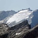 Lochberg. Sein steiler Gletscher weist ein paar Spalten auf.