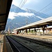 Innsbruck Hbf mit Teilen des Karwendel im Hintergrund.