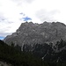 Die mächtige Westwande des Dreischusterspitze, Weisslahnspitze und Schusterplatte, gesehen in Aufstieg zur Luckeleschartl(Forcella del Lago).