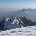 auf dem Gipfel des Mont Blanc; Blick hinunter zur Aiguille du Midi