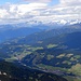 Tiefblick in Hochpustertal,mit Welsberg-links und Niederdorf-rechts,Zillertaler Alpen im Hintergrund,mit Hochfeiler und Hoher Weisszint-mitte,Grosser Moseler und Turnerkamp-mitterechts und Schwarzstein-rechts.