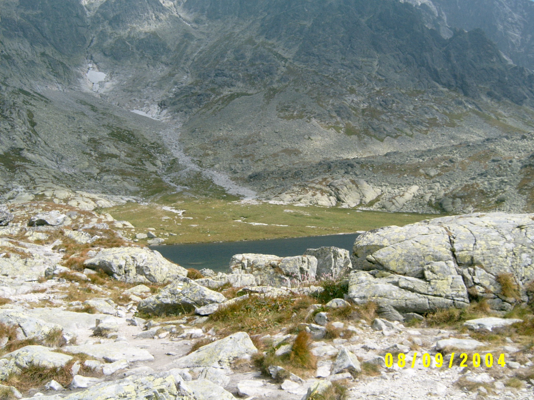 rauhe Felslandschaft mit Bergseen Fotos