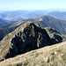 <b>Promontorio a quota 2202 m, a SW del Camoghè.<br /><br /><img src="http://f.hikr.org/files/209412k.jpg" /><br />Il Camoghè fotografato dal Gazzirola il 21.11.2009.</b>
