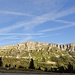 welch schönes Startbild beim Parkplatz Seeberg bietet das Niderhore mit den ausufernden Kondensstreifen am blauen Himmel!