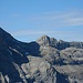 Noch schwieriger als die Guggihütte ist die Silberhornhütte (2663 m) zu erreichen. Die Aufstiegsroute, die durch diese Flanke führt, wird nicht mehr empfohlen (Eisschlag?!).
