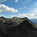links das Aroser Rothorn,der höchste Punkt im Plessurgebirge(2980m)