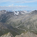 Piz Terri: Panorama (Mitte links Piz Medel, rechts Piz Greina, dahinter der Oberalpstock) 63p