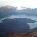 Der Kratersee (Danau Segara Anak) vom Gipfel des Gunung Rinjani