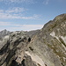 Predné Solisko - Ausblick unweit des Gipfels zum vermeintlich höchsten Punkt, eingerahmt von der Kulisse des Kriváň und Štrbské Solisko.
